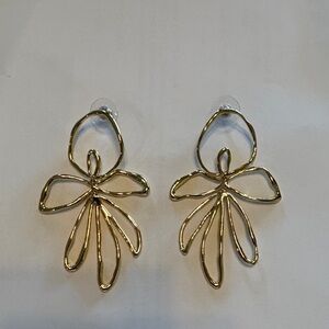 Mignonne Gavigan Elegant Gold Wire Floral Earrings
